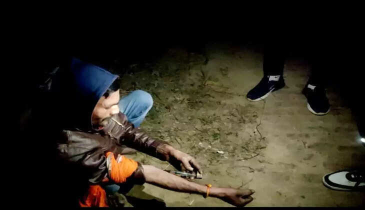 Ayodhya News: नशेड़ी किस्म के लोगों की हरकतों से लोग परेशान, स्मैक की लत का शिकार होकर किशोर और युवा हो रहे हैं बर्बाद