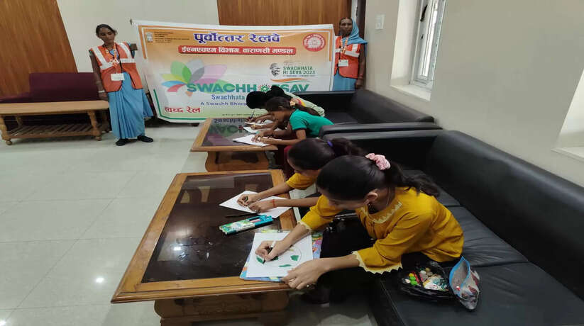 Varanasi News, Swachh Bharat Mission, Swachhotsav, Railway Cleanliness Drive, Swachhta Hi Seva, Say No to Single Use Plastic, Reduce Reuse Recycle, Varanasi Schools Competition, Essay Competition Varanasi, Art Competition Varanasi, Railway Stations Cleanliness, Public Awareness Campaign, Clean India Campaign, Junior High School Varanasi, Swachh Bharat Cultural Program, Varanasi Railways Event, Student Participation, Environmental Awareness, Swachhata Rally, Waste Management Awareness