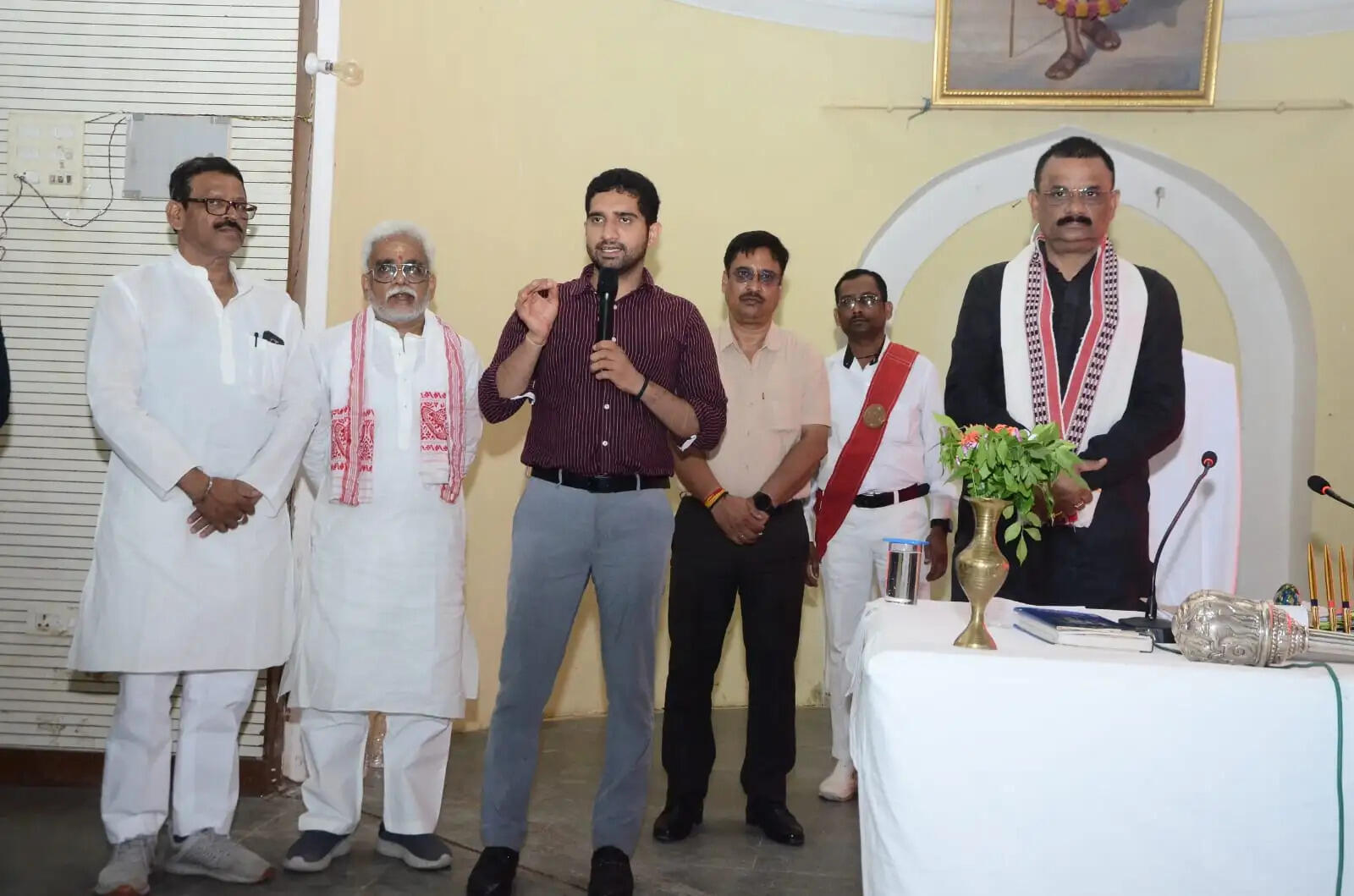 नगर निगम की साधारण सभा की बैठक में नगर आयुक्त हिमांशु नागपाल ने इस योजना की जानकारी देते हुए बताया कि शहर को स्वच्छ और व्यवस्थित बनाने के उद्देश्य से यह कदम उठाया जा रहा है। इसके साथ ही सावन जैसे धार्मिक आयोजनों के दौरान व्यापारियों को होने वाली परेशानियों को भी ध्यान में रखा गया है।