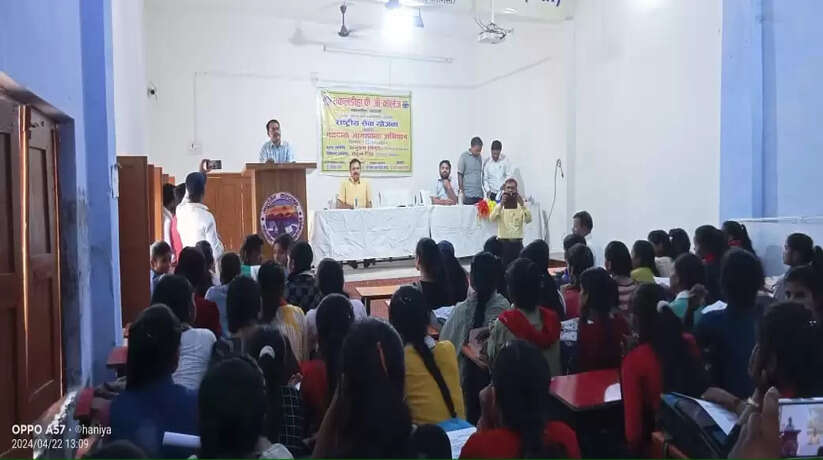 Chanduli News: जनपद के समस्त मतदाताओ से अपील है कि 01 जून, 2024 को (लोकतंत्र का पर्व) में अपना वोट जरूर करें