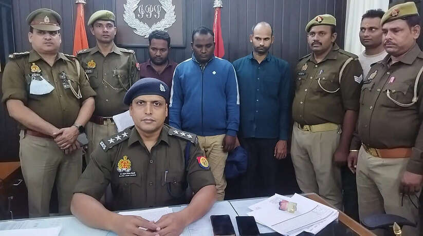 Varanasi Breaking News: एटीएम मशीन में हेराफेरी करने वाले 3 शातिर ठगो को शिवपुर पुलिस नें किया गिरफ्तार