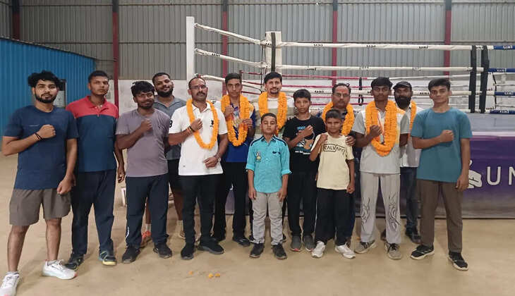 Varanasi Boxing News, Mahadev Surya Vinayak Boxing Academy, State Sub Junior Boxing Championship, Himanshu Yadav Gold Medal, Aniruddh Dutt Mishra Silver Medal, Rudra Singh Bronze Medal, Saharanpur Boxing Tournament, Varanasi Division, Boxing Championship, Young Boxers, Dilip Kumar Singh Coach, Sports News, Ghazipur Players, Boxing Federation of India, Varanasi News