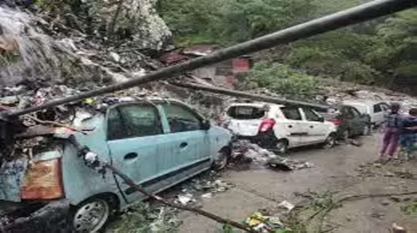 Himachal Pradesh: हजार रूटों पर थमे HRTC बसों के पहिए, प्रदेश से बाहर फंसी बसें, चंबा-कुल्लू के सभी रूट बंद