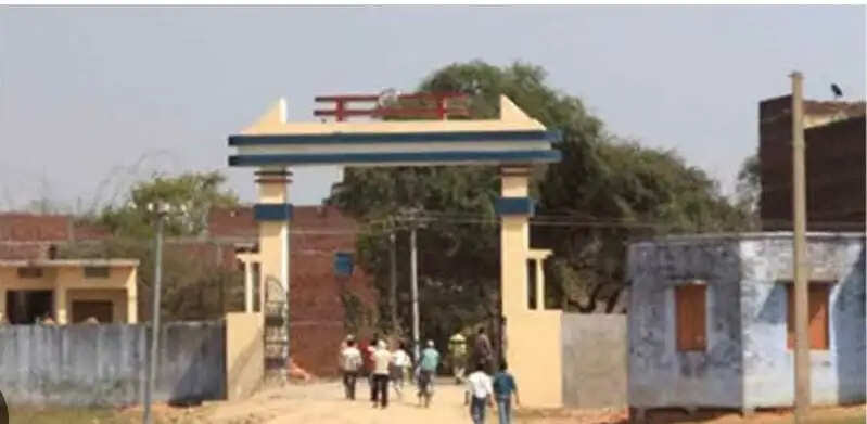 छात्रों की समस्या को लेकर विशाल सिंह ने छात्रहित में सहयोग पोर्टल पर शिकायत दर्ज कराई है। इसके साथ ही उन्होंने राज्यपाल को आवेदन भेजकर महाविद्यालय में संबंधित विषयों के शिक्षकों की जल्द नियुक्ति या व्यवस्था कराने की मांग की है।