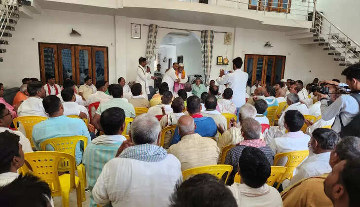 सपा के राष्ट्रीय सचिव ने बरहनी ब्लाक के प्रभारियों संग&nbsp;की बैठक, कहा अपने-अपने बूथों पर चौकस रहेें कार्यकर्ता