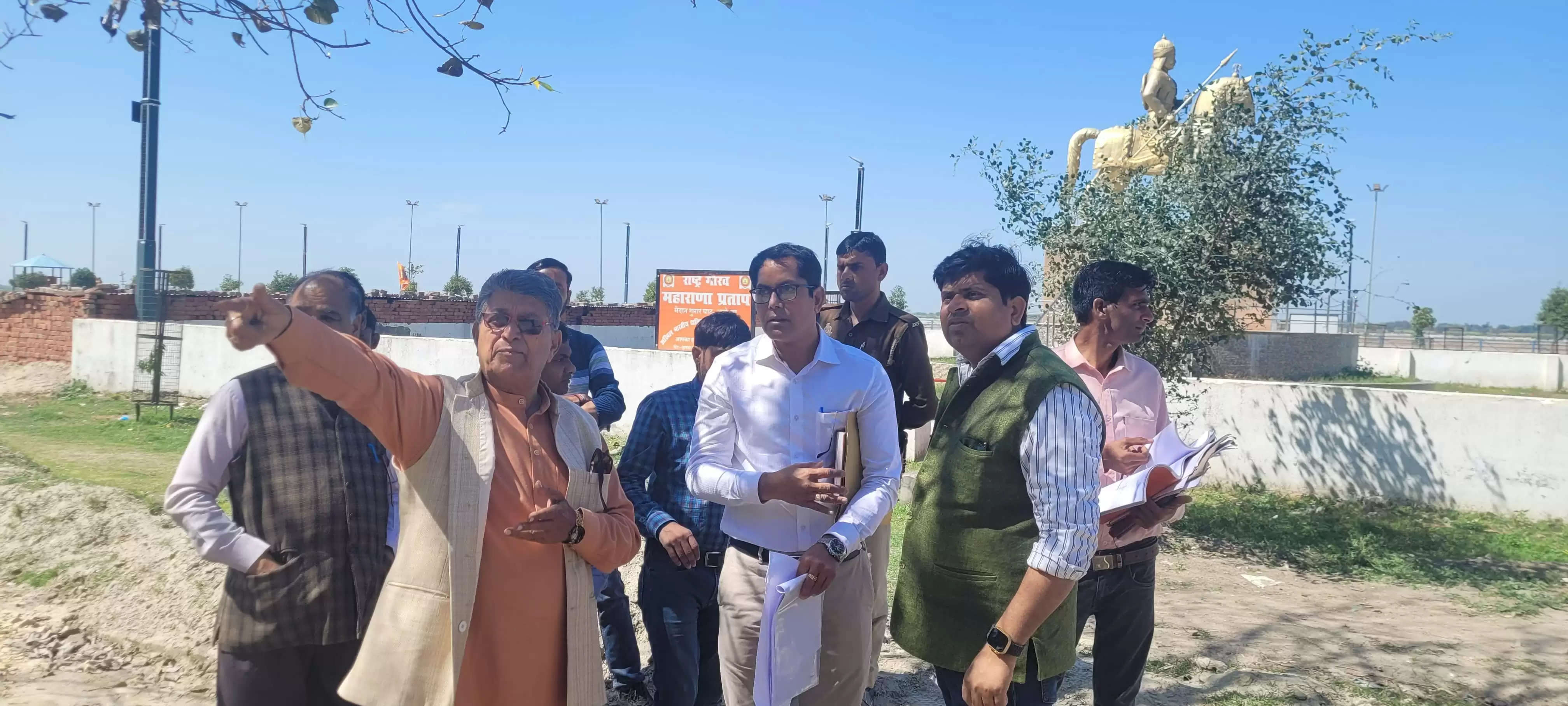  Ayodhya News: विधायक अयोध्या ने गुप्तार घाट पर चल रहे निर्माण कार्यों का किया निरीक्षण