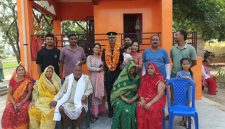 चन्दौली के अभिषेक पाण्डेय बने भारतीय सेना में लेफ्टिनेंट, गांव में जश्न का माहौल