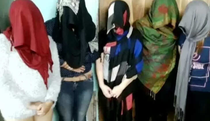 Prostitution racket exposed: मालिश फिर शुरू होता था जिस्मफ़रोशी का रंगीन खेल, हाईप्रोफाइल सेक्स रैकेट में शामिल 7 गिरफ्तार