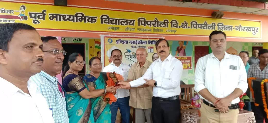 गोरखपुर: शिक्षक दिवस के सुअवसर पर अंगीकृत विद्यालयों में बच्चो संग मनाया डॉ॰ सर्वपल्ली राधाकृष्णन का जन्मदिन