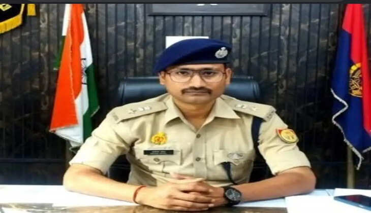 चंदौली में पुलिस अधीक्षक आकाश पटेल ने पुलिस विभाग में बड़ा फेरबदल करते हुए 11 निरीक्षक एवं उपनिरीक्षकों के कार्यक्षेत्र में बदलाव किया है। नई तैनाती के आदेश जारी कर कई थानों और शाखाओं में अधिकारियों की नियुक्ति की गई।