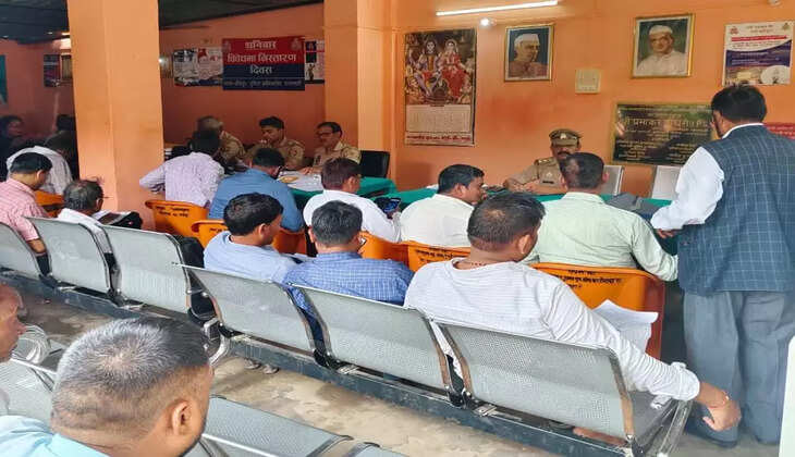 वाराणसी चौबेपुर थाने पर&nbsp;समाधान दिवस पर आये 9 मामले, एक मामले का निस्तारण