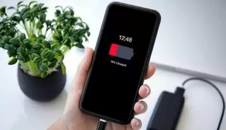 When to charge the phone: कब लगाएं फोन को चार्ज, 10%, 20% या 45% पर? यकीन कीजिए, इस बारे में बिलकुल नहीं जानते लोग