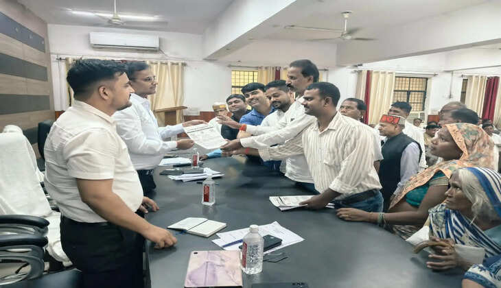 लेखपाल संघ ने एसडीएम सदर को सौंपा ज्ञापन, लंबित मांगों पर कार्रवाई की मांग