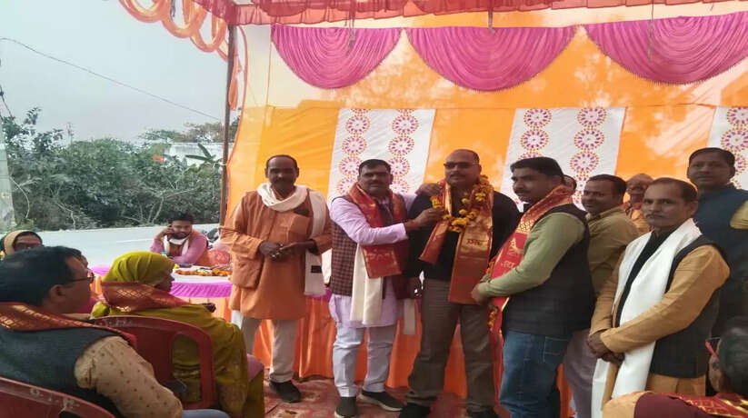 Ayodhya News: भारतीय जनता पार्टी के नवनियुक्त हैदरगंज व तारुन मंडल के मंडल अध्यक्ष का पार्टी कार्यकर्ताओं ने किया जोरदार स्वागत