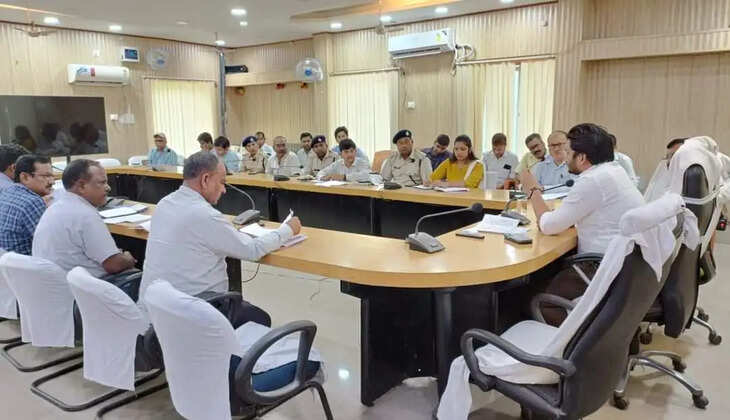 Madhubani News:&nbsp;मधुबनी डीएम ने जिला सड़क सुरक्षा समिति एवं विद्यालय परिवहन समिति की बैठक में दिए कई निर्देश