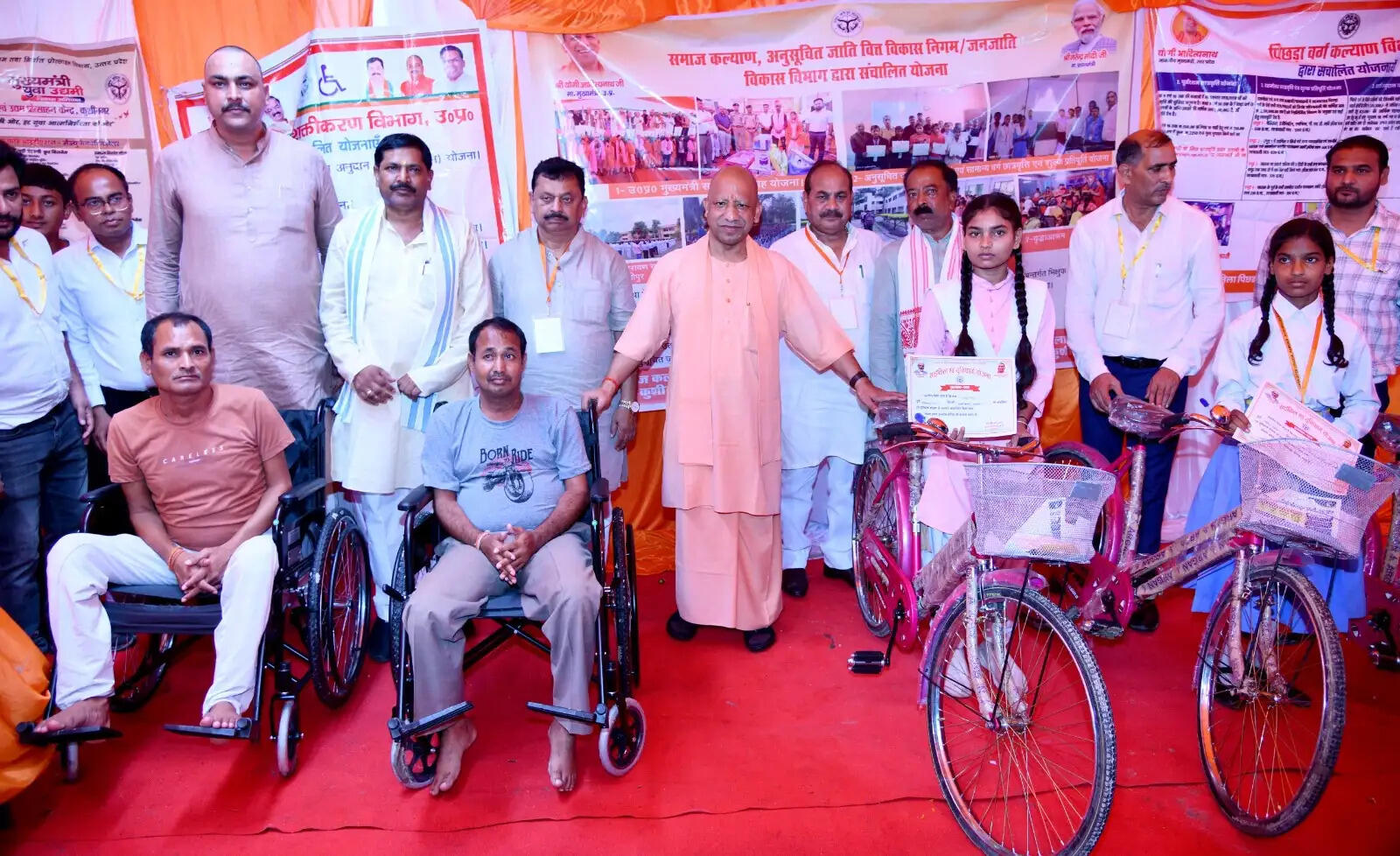 मुख्यमंत्री योगी आदित्यनाथ ने कहा कि कुशीनगर अंतरराष्ट्रीय पर्यटन की दृष्टि से महत्वपूर्ण जिला है। प्रदेश सरकार यहां पर्यटन को बढ़ावा देने के लिए लगातार कार्य कर रही है। नई सड़कों का निर्माण, बेहतर आधारभूत सुविधाएं और विकास योजनाएं कुशीनगर को नई पहचान दिलाने में महत्वपूर्ण भूमिका निभाएंगी।