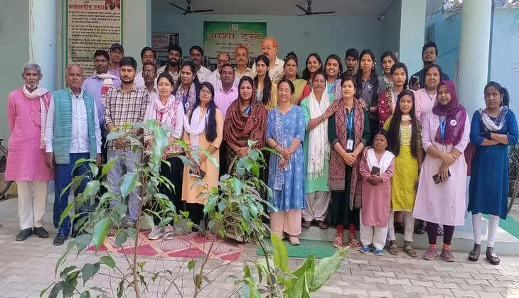 Varanasi News: तीन दिवसीय कार्यकर्ता प्रशिक्षण शिविर सम्पन्न&nbsp;तीन राज्यों के 30 कार्यकर्ताओं को सामाजिक कार्य हेतु प्रशिक्षित किया गया &nbsp;