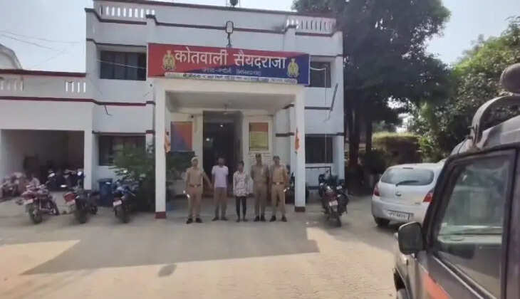 चंदौली में गोवंश तस्करी पर पुलिस का शिकंजा, 11 गोवंश बरामद,&nbsp;दो आरोपी गिरफ्तार