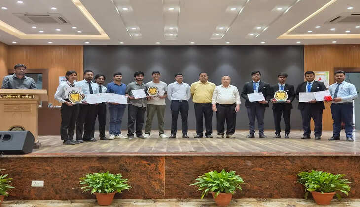 गोरखपुर में आयोजित क्विज प्रतियोगिता में ITM गीडा की शानदार सफलता