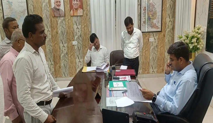 डीएम दीपक मीणा ने कलेक्ट्रेट में सुनी फरियादियों की समस्याएं, अधिकारियों को दिए त्वरित निस्तारण के निर्देश