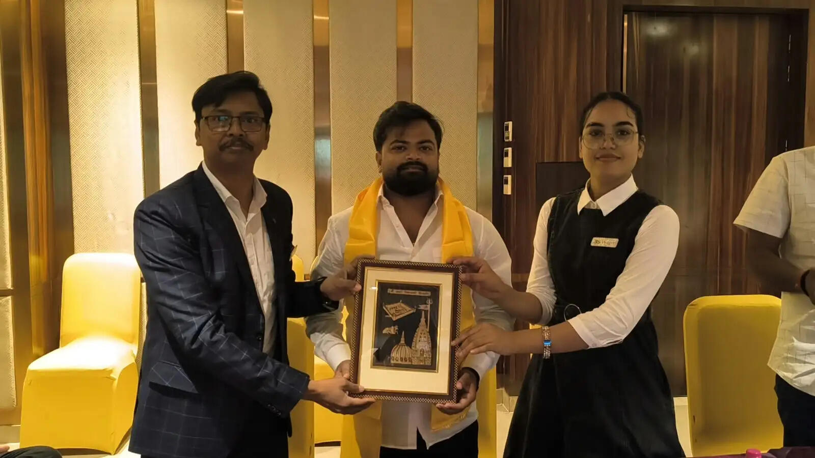 कार्यक्रम में Guest Speaker के रूप में भावेश सेठ, Member, PDUNIPPD, Ministry of Social Justice and Empowerment, Government of India उपस्थित रहे। 3S Vyapar Chapter Kashi की ओर से उनका स्वागत और सम्मान किया गया।