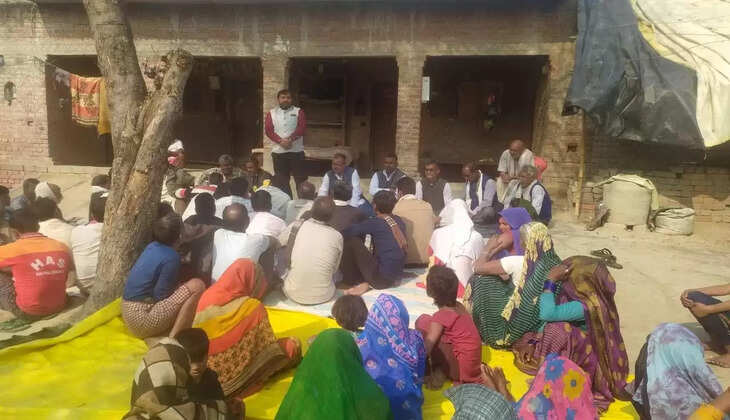 Rae Bareli News: रायपुर नेरूवा ब्लॉक पर पंकज तिवारी के निर्देशन में&nbsp;कांग्रेस ने हाथ जोड़ो अभियान चौपाल का किया आयोजन