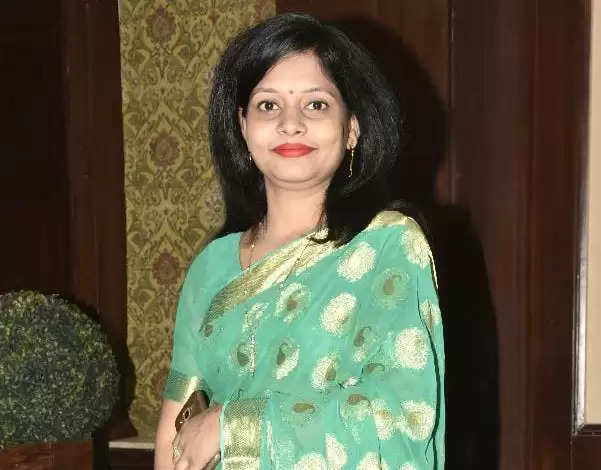 डॉ रश्मि शुक्ला बनी मेडिकल अफसर, पति डॉ. श्याम सुंदर पांडेय भी चिकित्साअधिकारी पद पर कार्यरत
