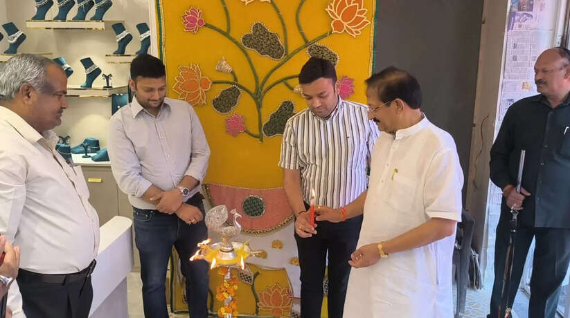 वाराणसी: चांदमारी में हरे कृष्ण ज्वेलर्स की 9वीं शाखा का भव्य शुभारंभ, ग्राहकों के लिए आकर्षक ऑफर