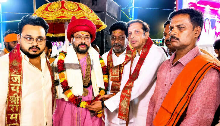 गंगा दशहरा पर अस्सी घाट में गंगा प्राकट्य उत्सव का आयोजन, समाजसेवी अश्वनी शुक्ला हुए सम्मानित
