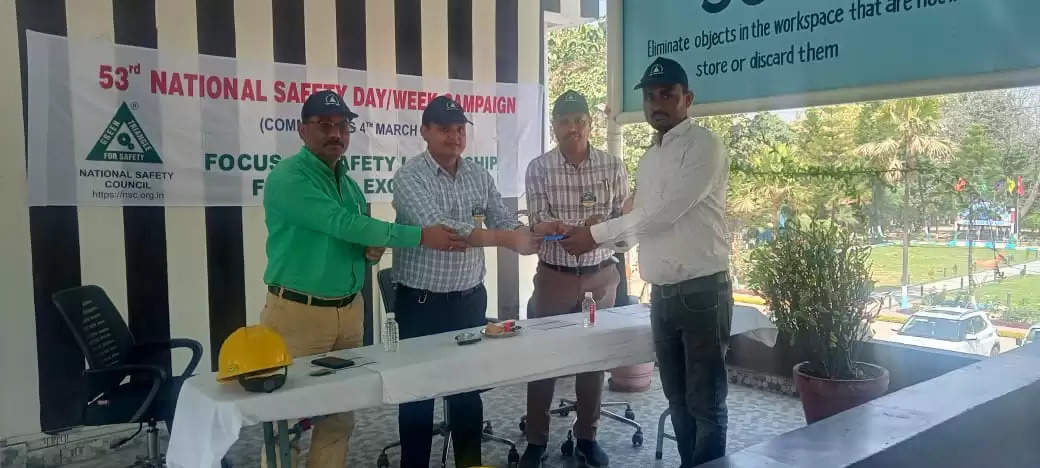 Gorakhpur News: सहजनवा में आईजीएल बिजनेस हेड के मार्गदर्शन में मनाया गया 53वां राष्ट्रीय सुरक्षा दिवस
