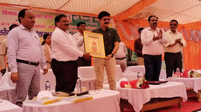 चन्दौली में मिलेट्स पुनरोद्धार कार्यक्रम व पराली/फसल अवशेष प्रबन्धन व तिलहन मेला/प्रदर्शनी का आयोजन