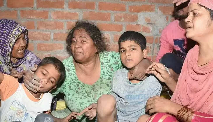 Father Commits Suicide by Killing Daughter: कानपुर में पत्नी को रस्सी से बांधकर नाक काटी,&nbsp;तीन दिन पहले हुआ था पति-पत्नी में समझौता
