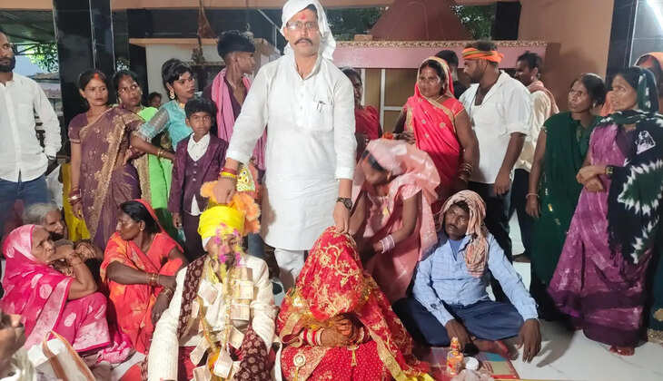 बिना दहेज हुई शादी, जिला पंचायत सदस्य ने किया कन्यादान... चंदौली के इस धाम से समाज को मिला बड़ा संदेश&nbsp;