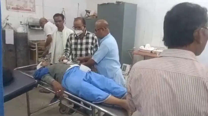 Chandauli News: पथरा में मनबढ़ो ने जमीन विवाद में एक परिवार के कई सदस्यों को पीटा