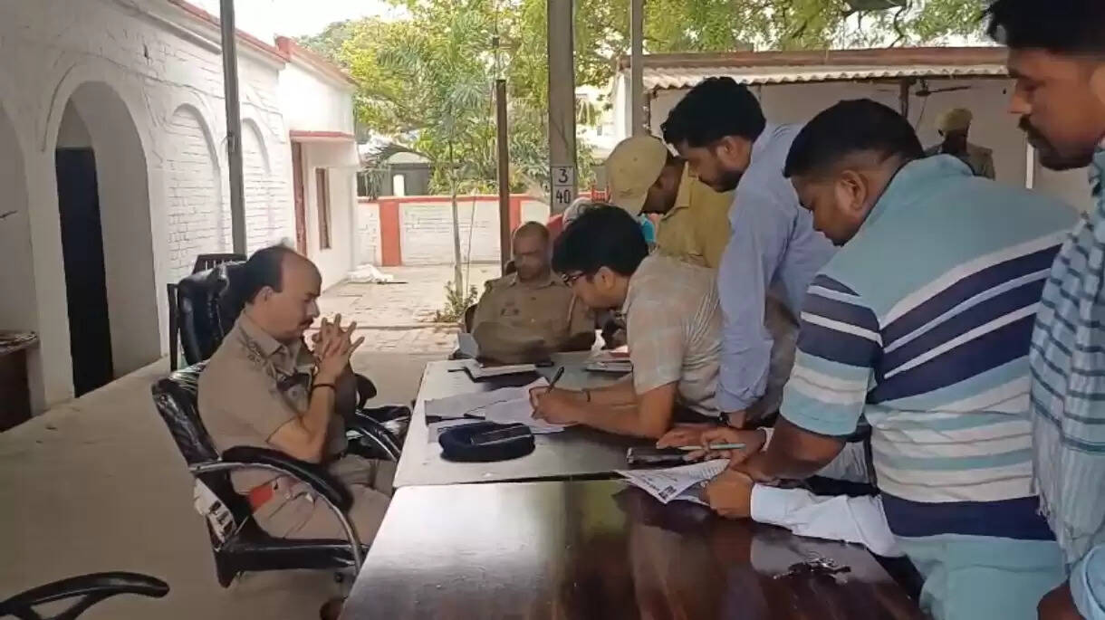 Chandauli news, chandauli hindi news, chandauli news in hindi, chandauli police news, chandauli breaking news, chandauli today news, chandauli ki khabar, today news in chandauli, today chandauli news,  chandauli dm news, chandauli crime news, chandauli samachar