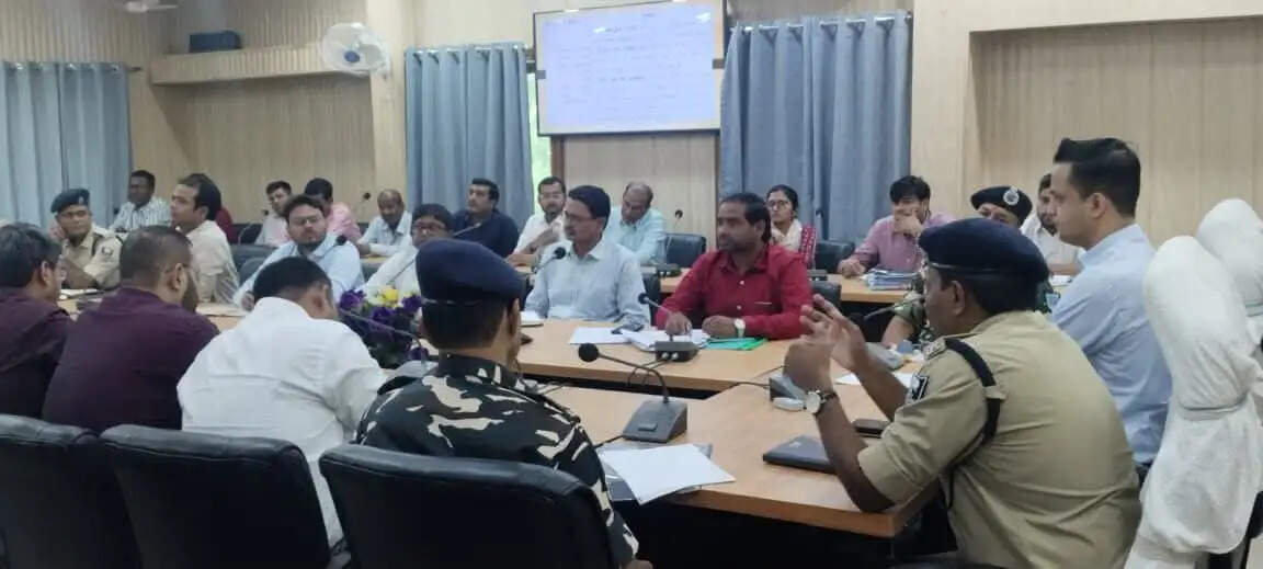 NEET 2026:&nbsp;Madhubani में NEET परीक्षा को लेकर सख्ती, 1:30 के बाद एंट्री बंद