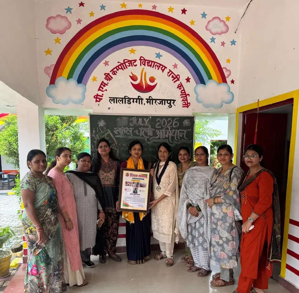 राष्ट्रीय शिक्षक पुरस्कार से सम्मानित प्रधानाध्यापिका श्रीमती मधुरिमा तिवारी ने क्लब की इस पहल की सराहना करते हुए सभी सदस्यों का आभार व्यक्त किया। उन्होंने कहा कि सामाजिक संगठनों की ऐसी पहल से विद्यार्थियों का उत्साह बढ़ता है और शिक्षा के साथ सामाजिक मूल्यों को भी मजबूती मिलती है।
