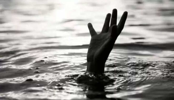 Varanasi news: राजघाट पुल से युवक ने गंगा में लगाई छलांग, आत्महत्या की घटना से इलाके में मची सनसनी