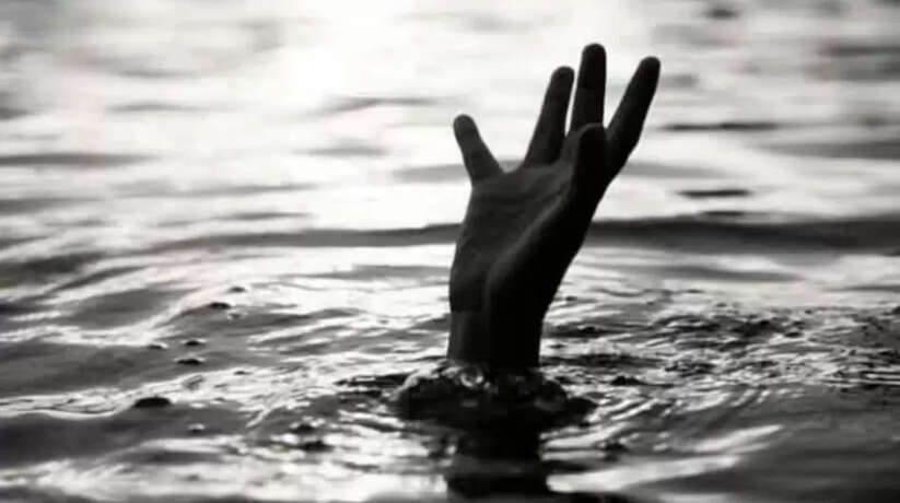 Varanasi news: राजघाट पुल से युवक ने गंगा में लगाई छलांग, आत्महत्या की घटना से इलाके में मची सनसनी