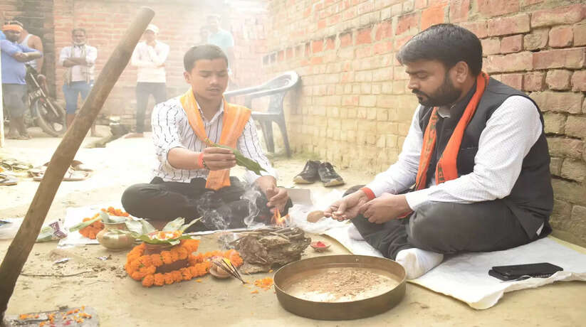 भाजयुमो के जिलामंत्री विवेक सिंह धीरज ने बिसौरी ग्राम पंचायत के 8 गलियों को लिया गोद,लगभग 25 लाख रु के निजी धन से करा रहे काम