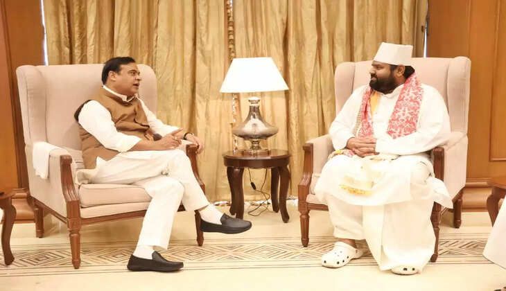 राष्ट्र व्यापी स्वर्वेद संकल्प यात्रा पहुंची असम, मुख्यमंत्री हिमंता विश्वशर्मा ने सीखी विहंगम योग की साधना