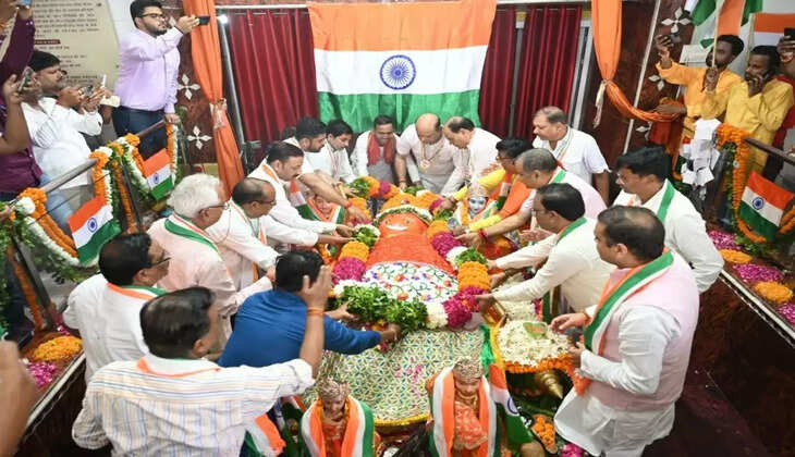 Lucknow News: 15 अगस्त के पर्व&nbsp;पर&nbsp;हनुमानजी का हुआ अलौकिक व अद्भुत श्रृंगार&nbsp;
