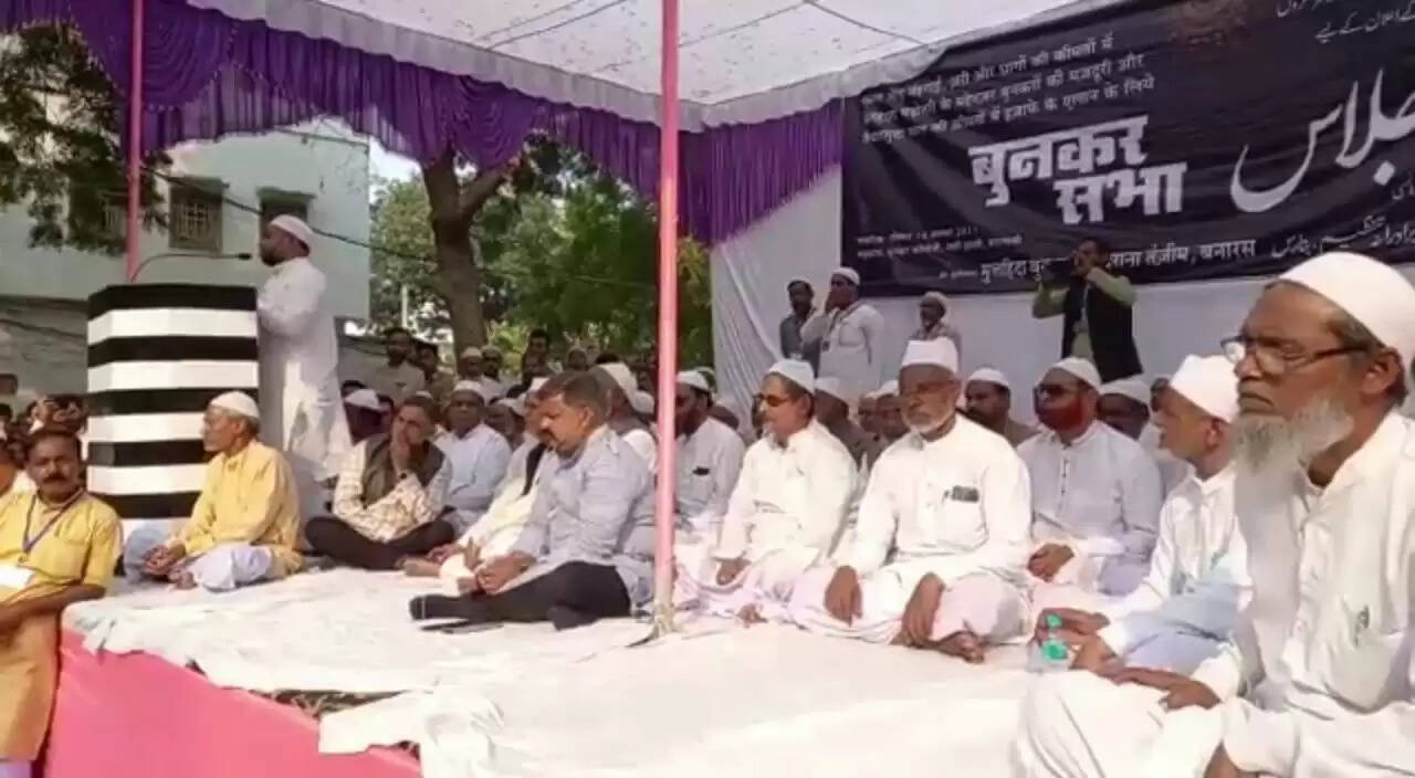 बनारसी साड़ी पर महंगाई का असर,  25 प्रतिशत तक दाम बढ़े जीजीजीजीजीजीजीजीजीजीजीजीजीजीजीजीजी