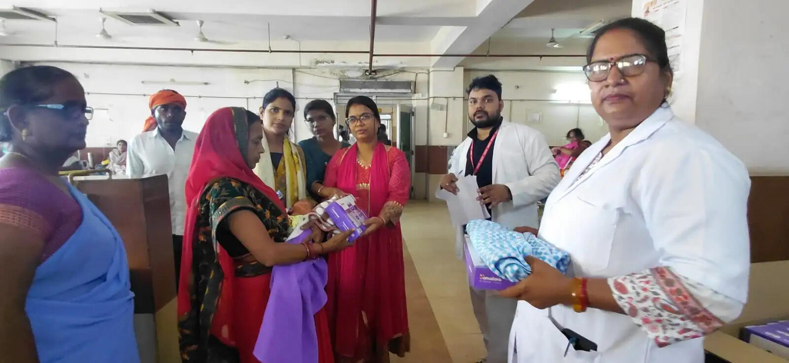 कार्यक्रम का उद्देश्य समाज में बेटियों के प्रति सकारात्मक सोच को बढ़ावा देना और बालिका शिक्षा एवं सुरक्षा के प्रति लोगों को जागरूक करना रहा। इस दौरान उपस्थित अधिकारियों ने नवजात बच्चियों के अभिभावकों को सरकार द्वारा संचालित विभिन्न जनकल्याणकारी योजनाओं की विस्तृत जानकारी भी दी।