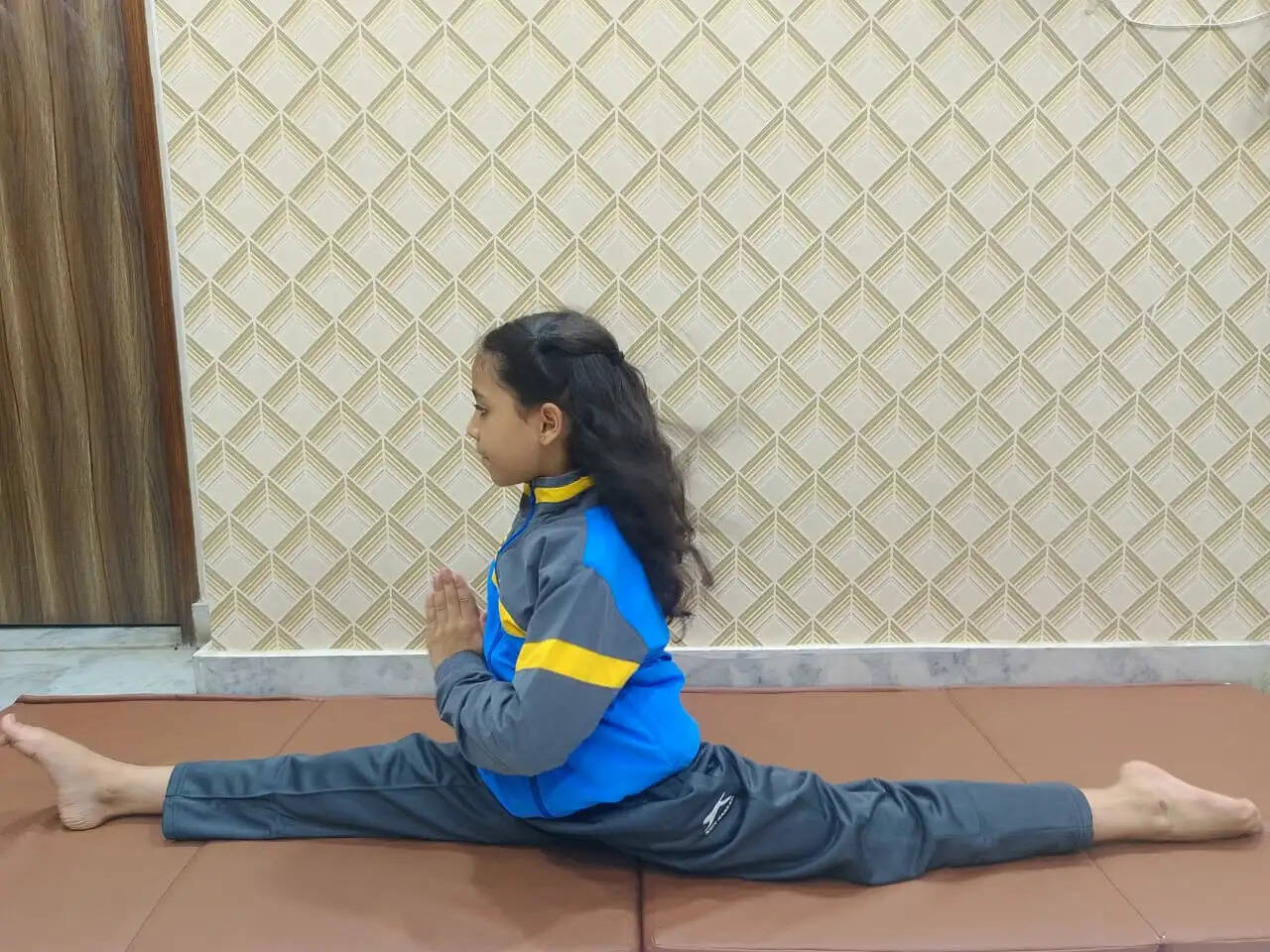 Vanya Sharma, Yoga Talent, 18 World Records, Yoga News, Young Yoga Icon, International Yoga, National Yoga Competition, Yoga Achievement, Shiv Naresh, Yoga Training, Yoga for Divyang Students, Inspiring Success Story, India Pride, New Delhi News, Yoga Champion