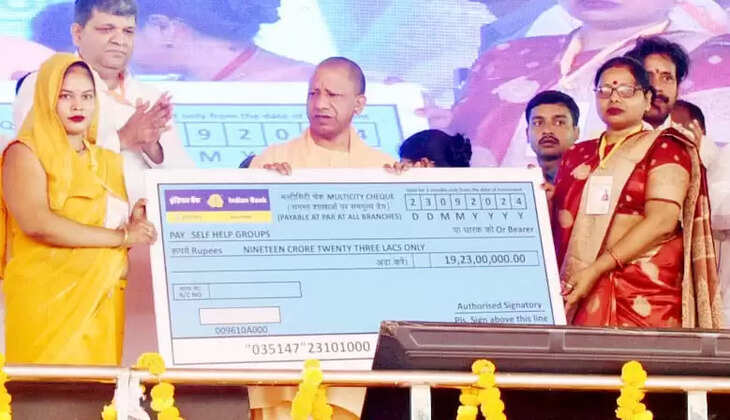 मिर्जापुर पहुंचे मुख्यमंत्री योगी आदित्यनाथ 765 करोड़ की सौगात&nbsp;