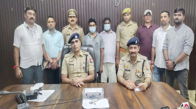 Chandauli News: चन्दौली पुलिस की बड़ी कार्यवाही, तस्करी से बिहार भेजी जा रही हिरोइन बरामद, 2 अभियुक्तों को गिरफ्तार