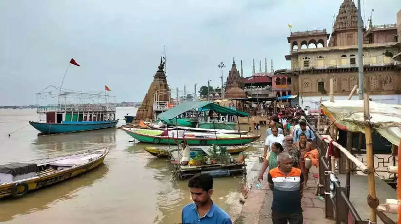 Varanasi News: वाराणसी में गंगा का जलस्तर स्थिर, तटवर्ती इलाके में राहत