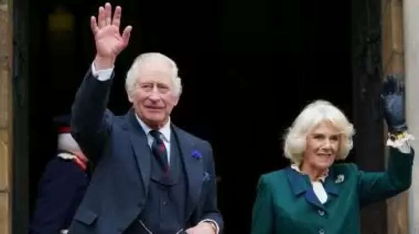 Queen Elizabeth की प्रतिमा का अनावरण करने पहुंचे थे, ब्रिटेन के King charles पर फेंके गए अंडे 