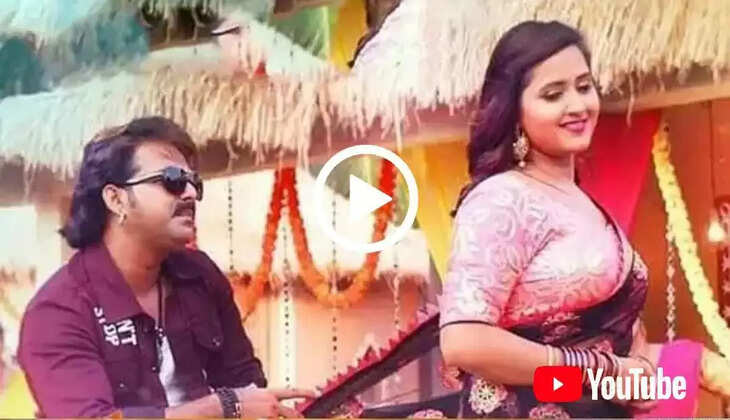 Bhojpuri Hot Video:&nbsp;Bhojpuri Star Pawan Singh ने भरे गांव में खींच दी Kajal Raghwani की साड़ी, Video Viral...